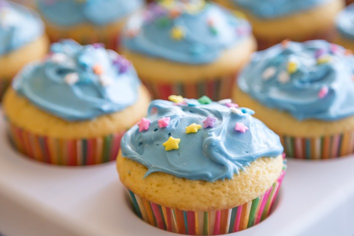 https://www.cuisineathome.com/review/wp-content/uploads/2022/05/cupcake-holders-cuisine.jpg