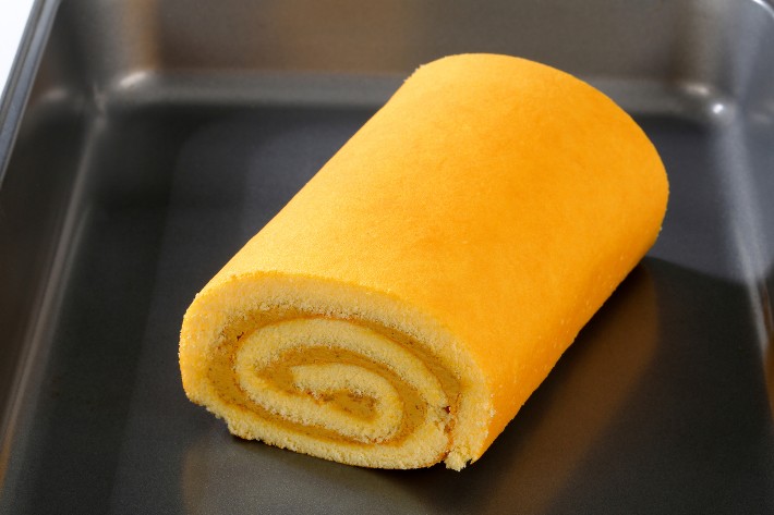 https://www.cuisineathome.com/review/wp-content/uploads/2022/07/jelly-roll-pan-cuisine.jpg