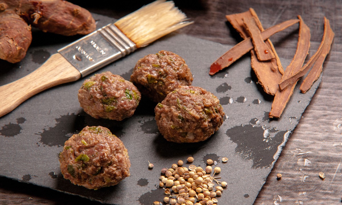 https://www.cuisineathome.com/review/wp-content/uploads/2022/08/meatball-maker-cuisine.jpeg