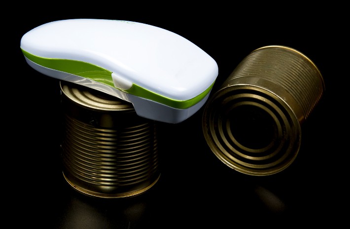 Kitchen Mama One Touch Can Opener: Open Cans with Simple Press of A Button - Auto Stop As Task COMPLETES, Ergonomic, Smooth Edge