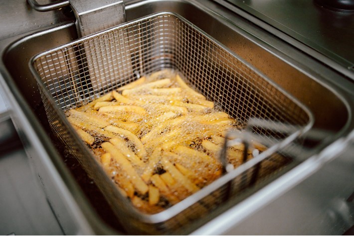 The Best Deep Fryers for Enjoying Your Favorite Fried Foods at Home - The  Manual
