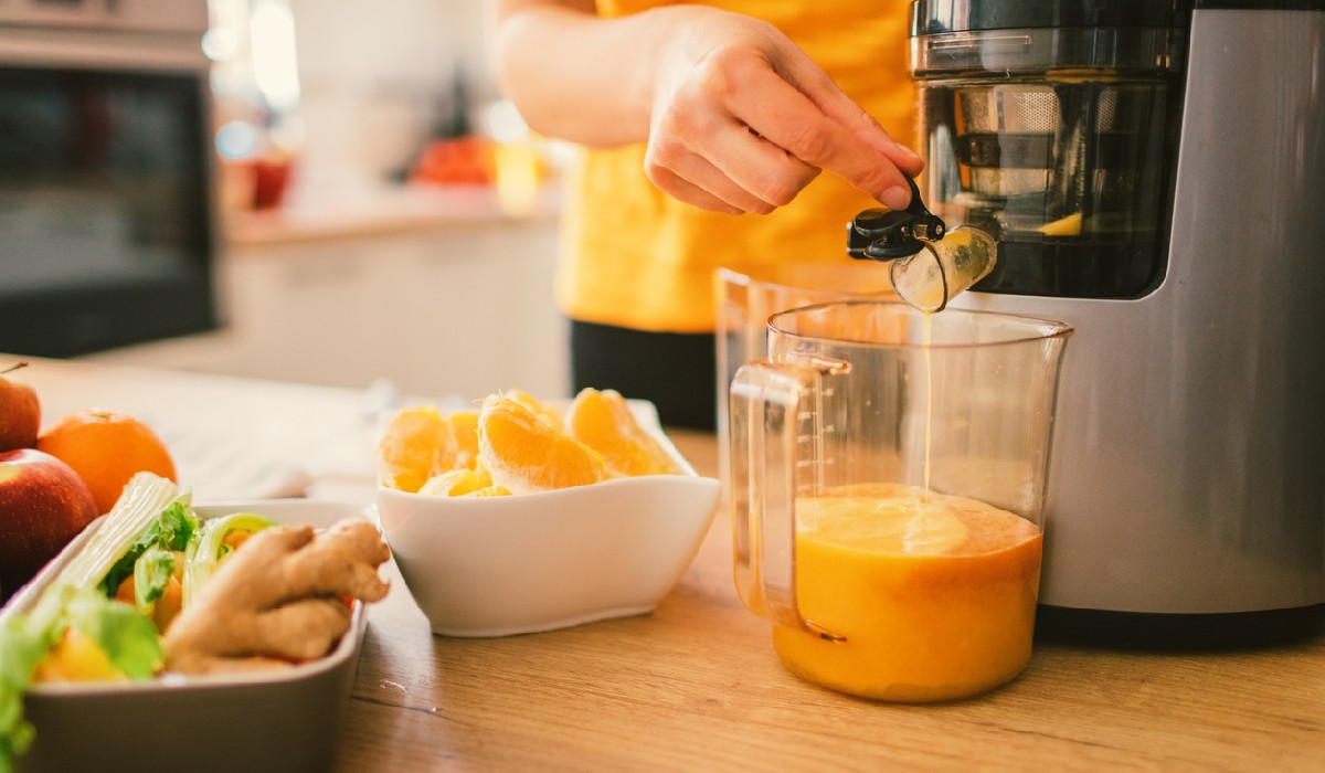What's The Difference Between a Blender and a Juicer? What to Know Before  You Buy!