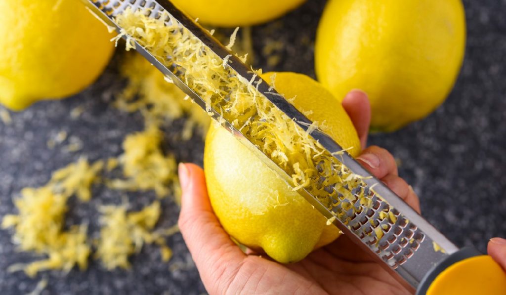 Serving and Storing Lemon Desserts