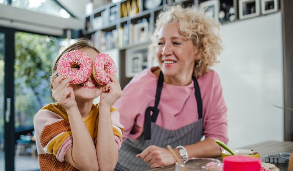 how to use a donut maker