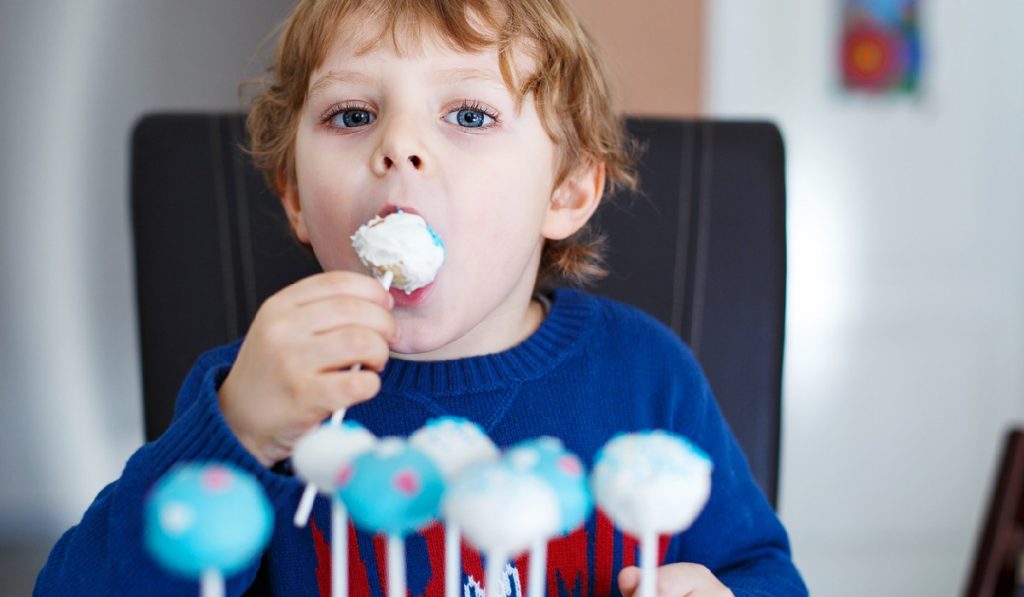 Step-by-Step Instructions for Making Cake Pops